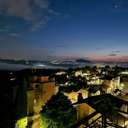 Apartment Sky View, Attico Vicino Roma Montopoli in Sabina