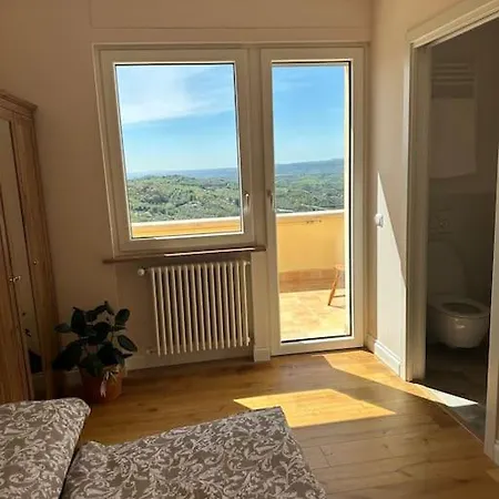 Sky View, Attico Vicino Roma Apartment Montopoli in Sabina