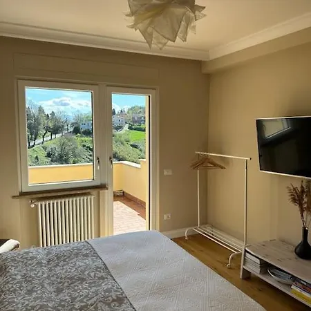 Apartment Sky View, Attico Vicino Roma