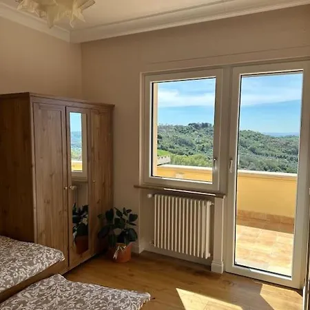 Sky View, Attico Vicino Roma Apartment *